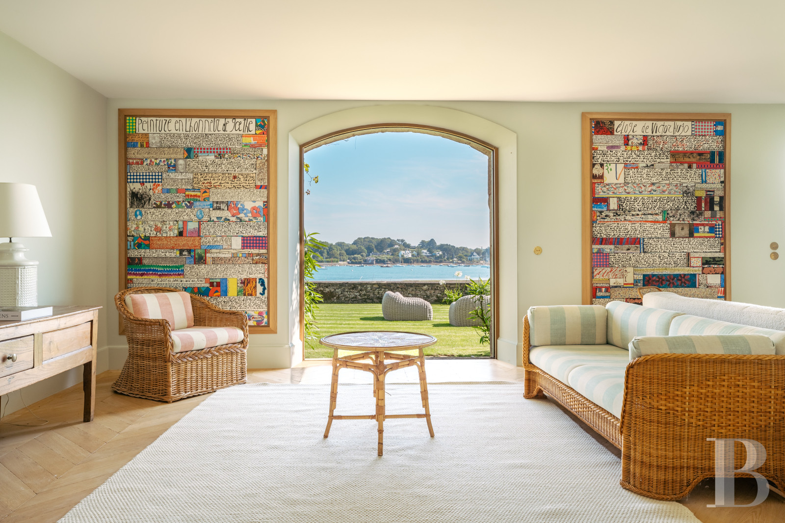 À Arradon, dans le golfe du Morbihan, une île privée de douze hectares et ses deux maisons - photo  n°11